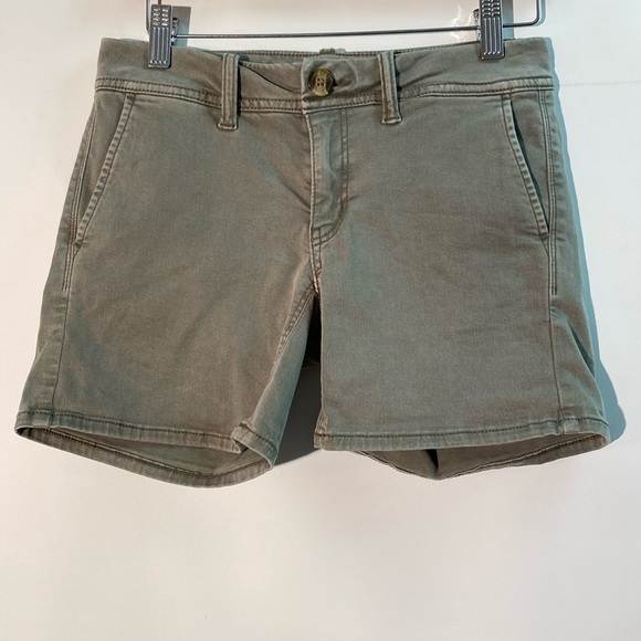 American Eagle - super stretch chino shorts. Size 00 - Picture 1 of 12